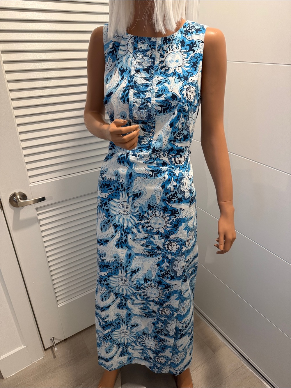 Lilly Pulitzer size 6 Sleeveless Blue & White Sunburst Print Maxi Dress - Picture 2 of 12
